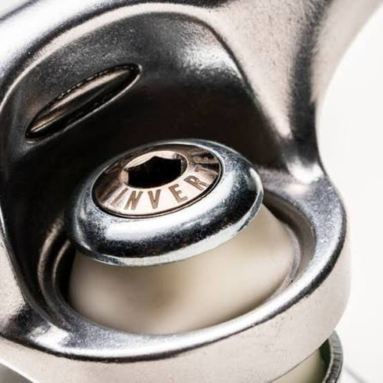 База для подвески ACE AF1 Inverted Polished Baseplate (includes bushings/washers)