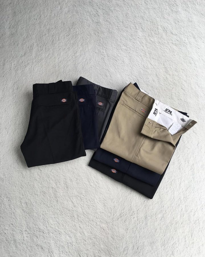 Деталь кармана и логотипа Dickies