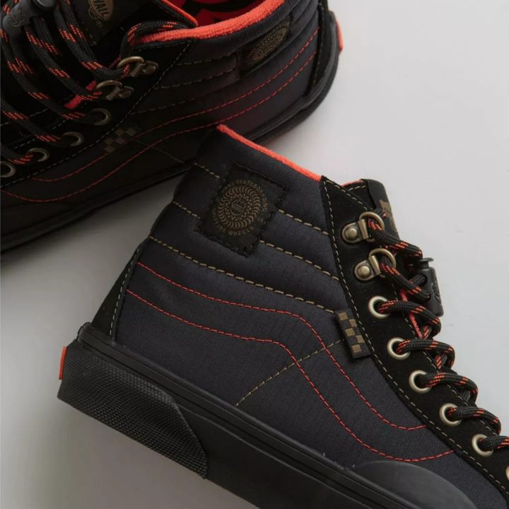Vans x Spitfire Wheels Sk8-Hi в огненном дизайне Vans x Spitfire Wheels Sk8-Hi в огненном дизайне